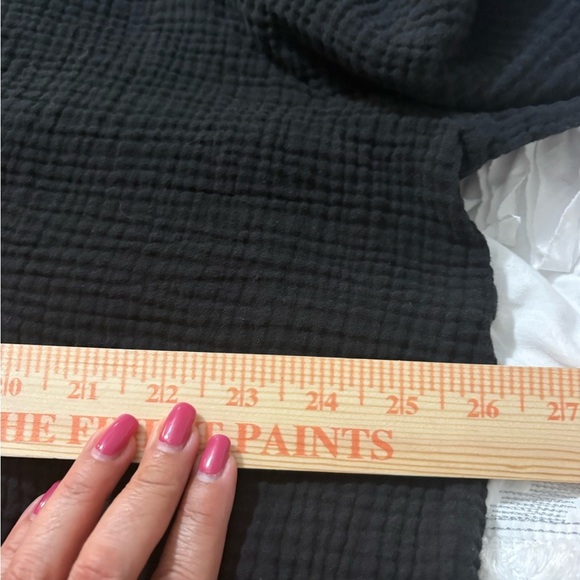 Kona Sol Black Slub Cotton with 3/4 Sleeves Coverup. Front Pockets, Split Neck. - Picture 12 of 12